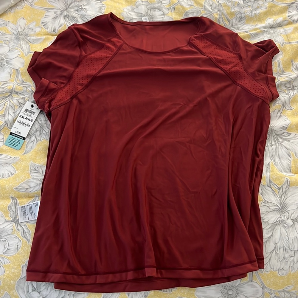 Never worn activewear tshirt. Breathable!